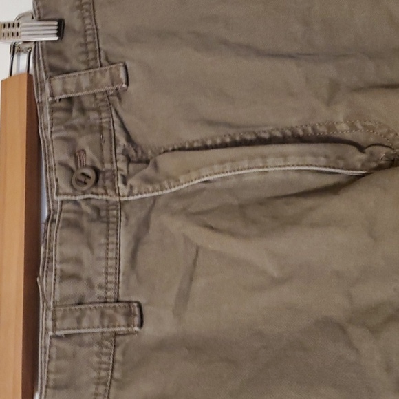 Izod shorts men's size 42 brown cargo shorts worn Summer - Picture 15 of 16